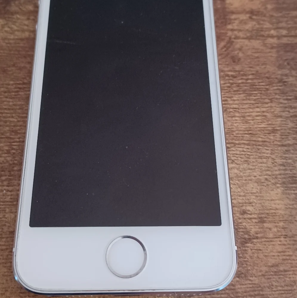 Apple IPhone 5S GSM Silver Smartphone